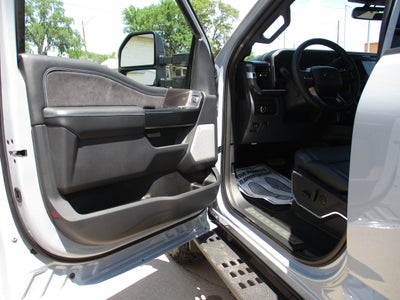 2026 Ford Super Duty F-350 SRW Platinum