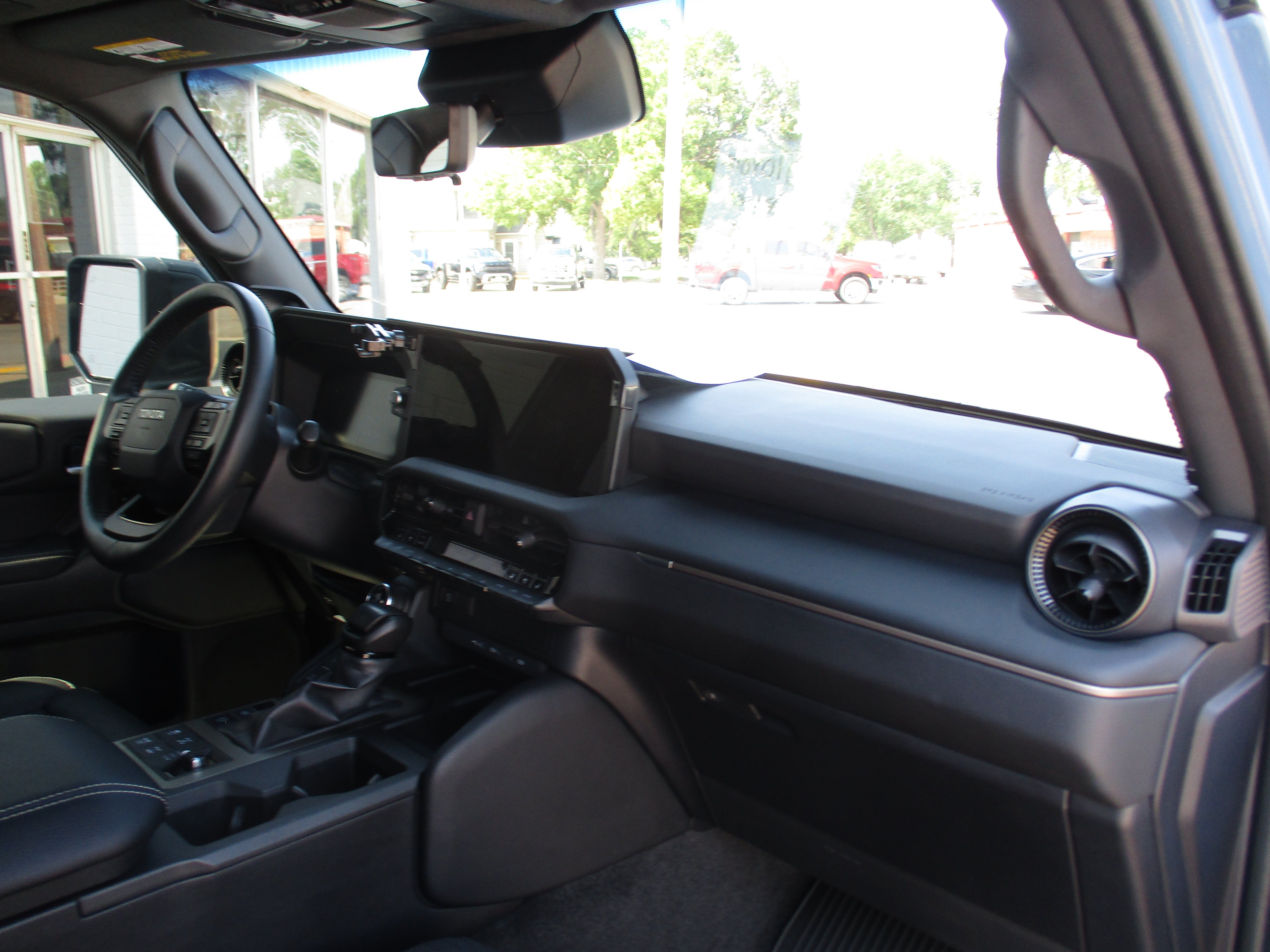 2025 Toyota Land Cruiser 4WD (Natl)