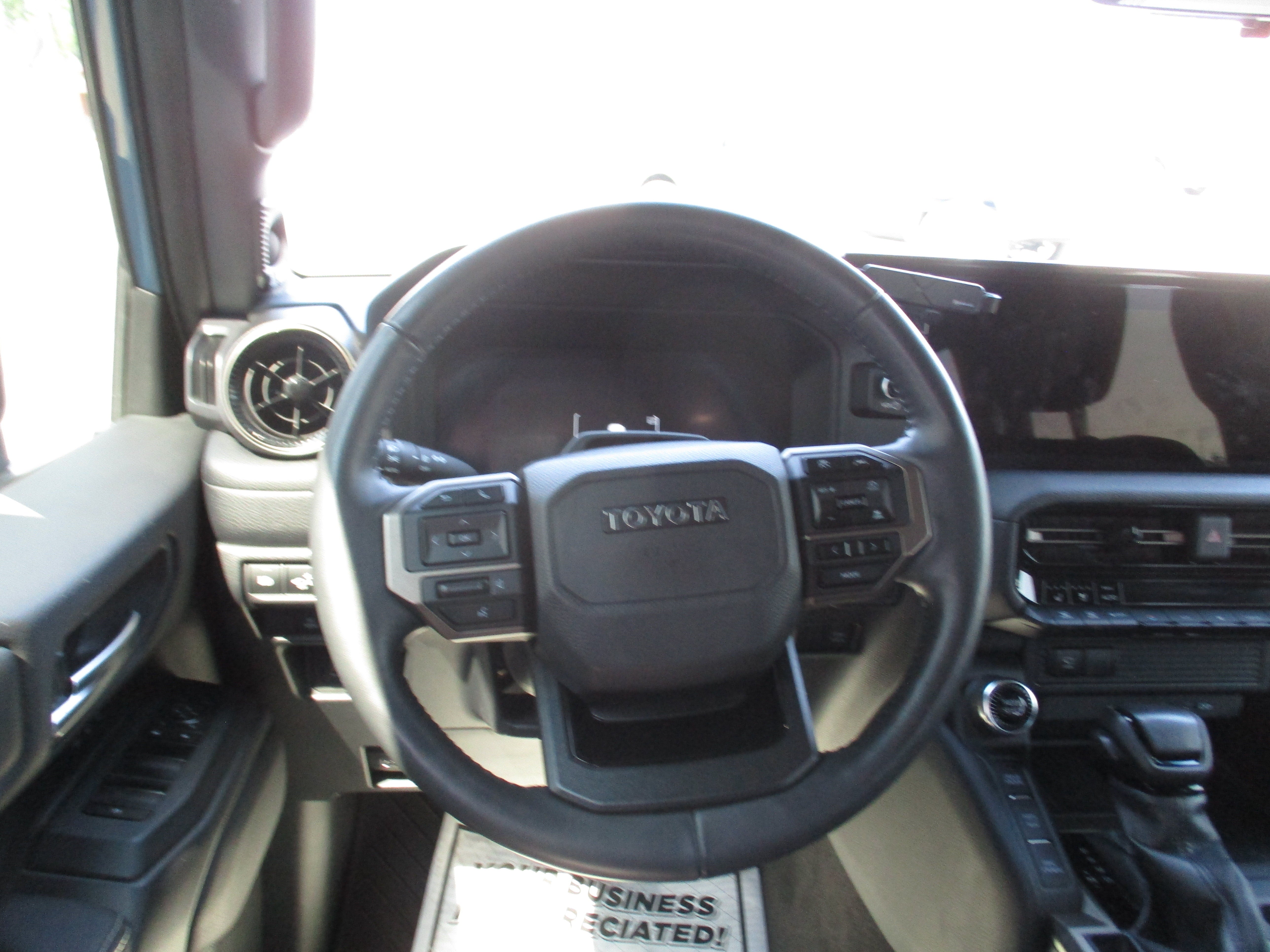 2025 Toyota Land Cruiser 4WD (Natl)
